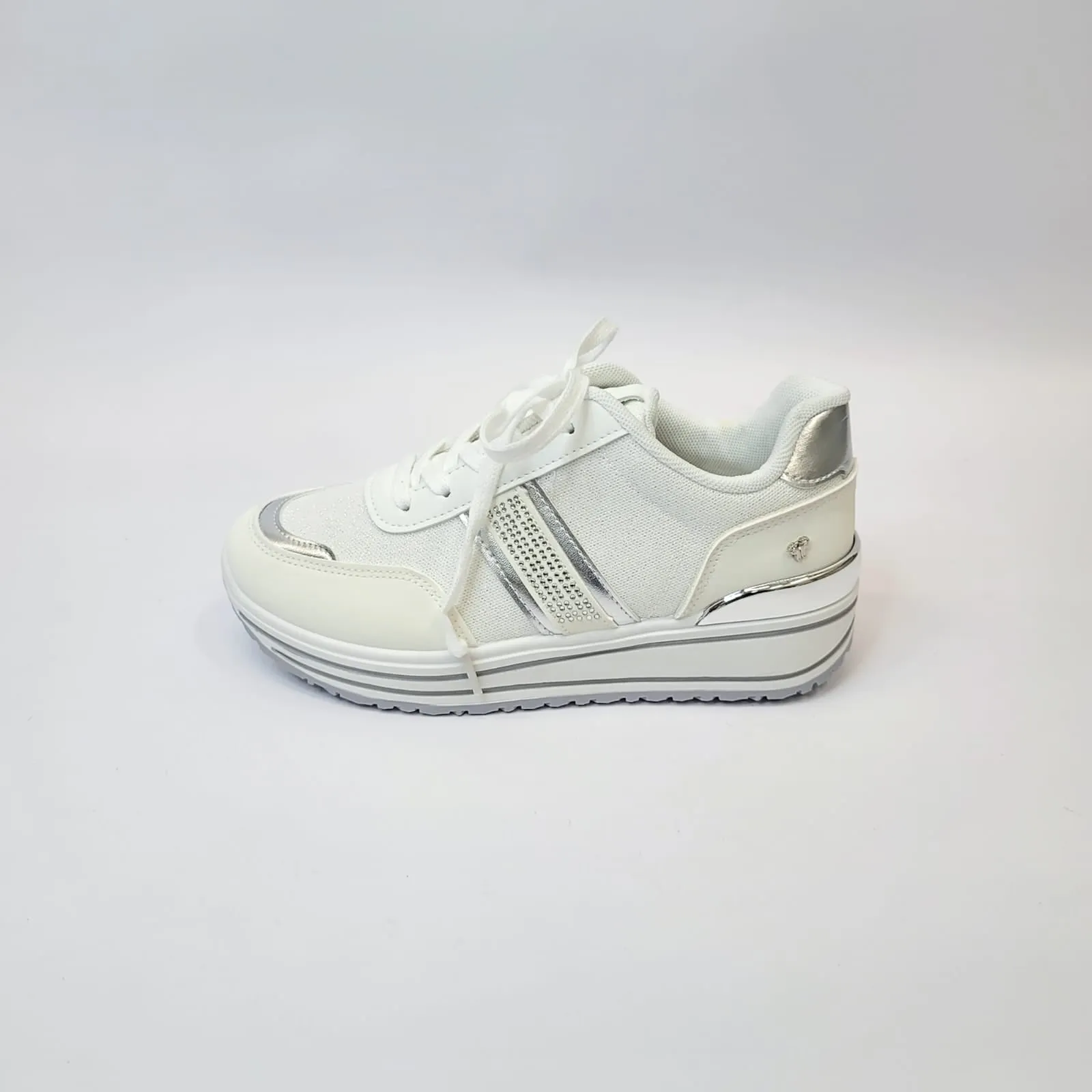 Butterfly Apexx 1 white lace sneaker