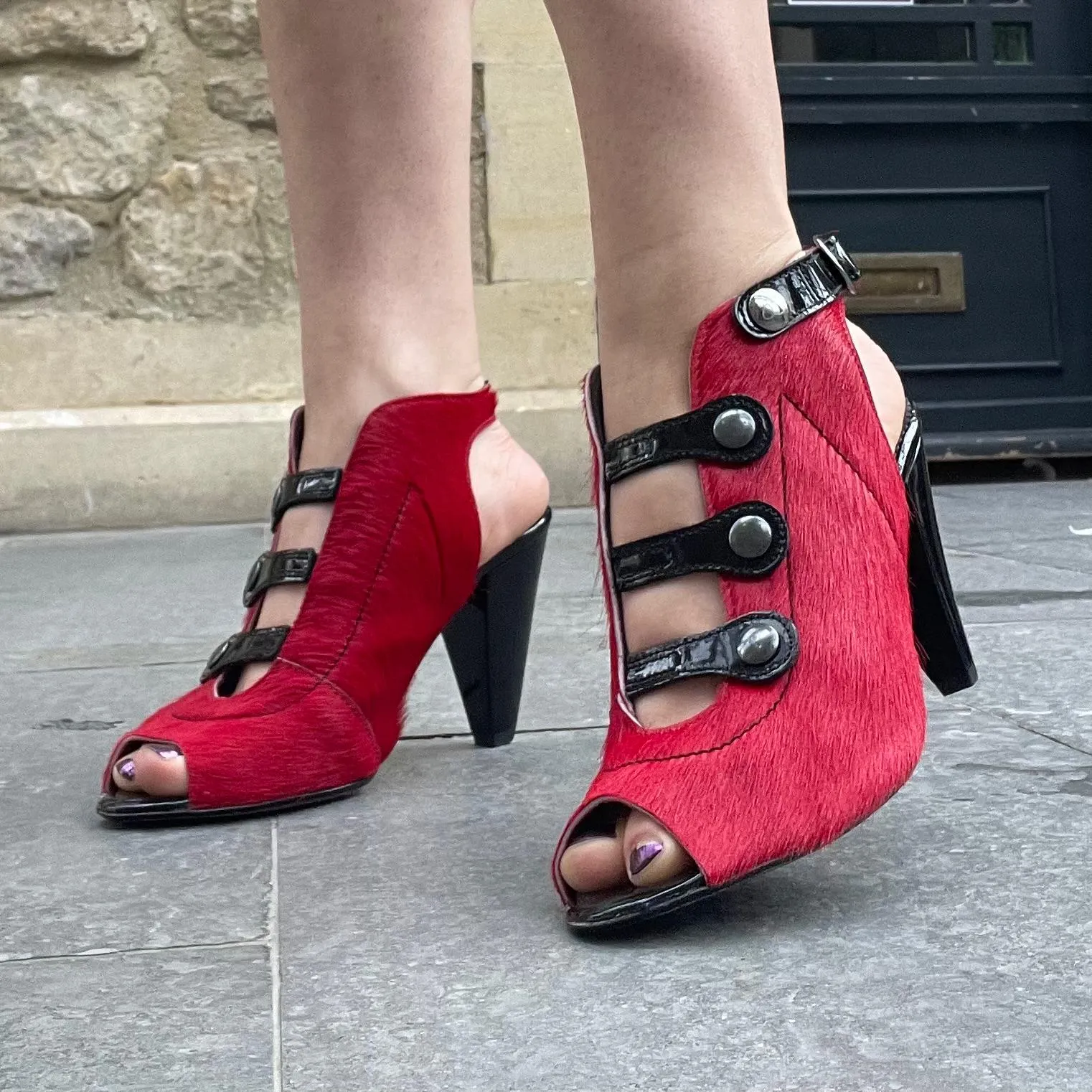 Honey -Red sandal